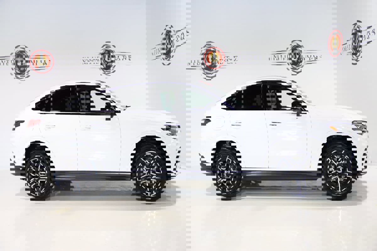 Used 2025 Mercedes-Benz GLC 300 4MATIC Coupe image 36