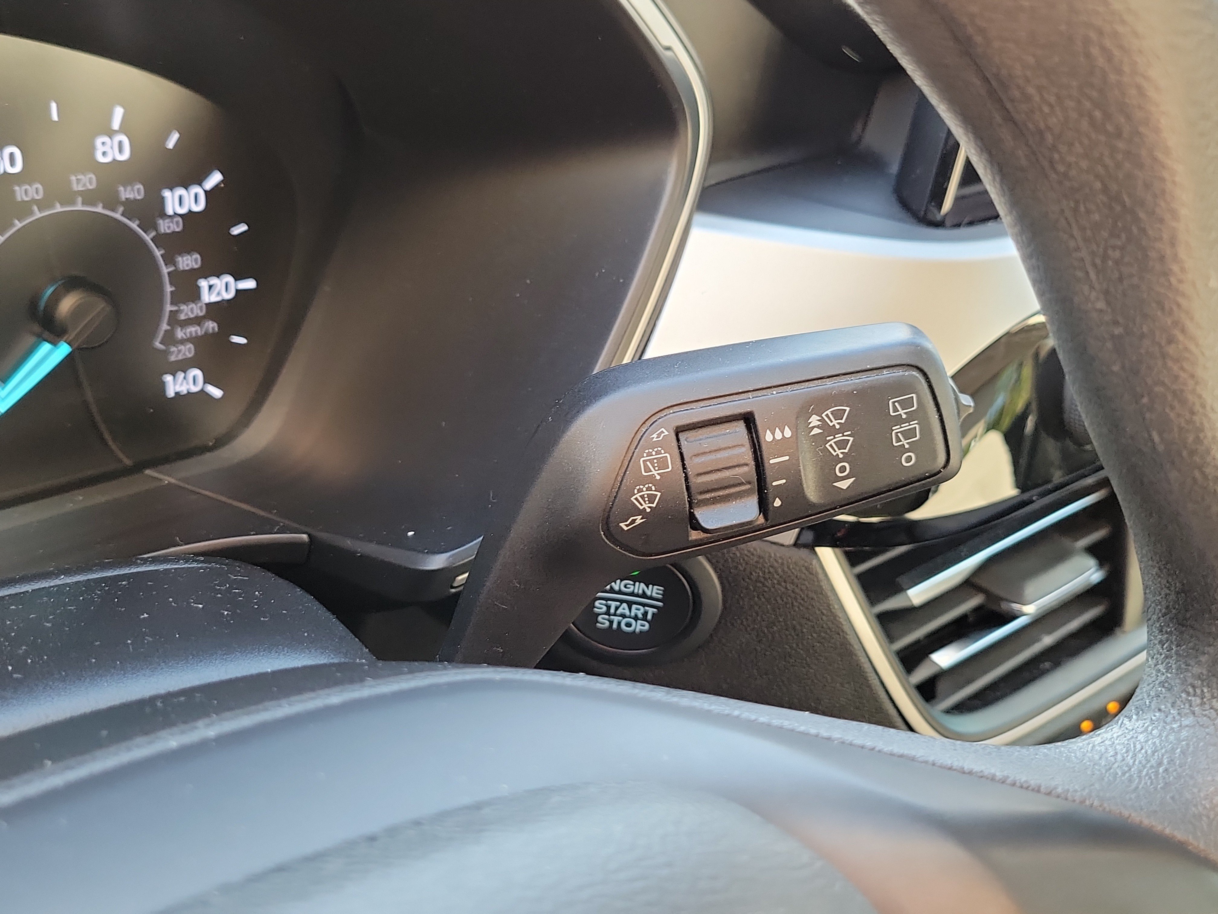 Used 2020 Ford Escape SE AWD/4WD image 30