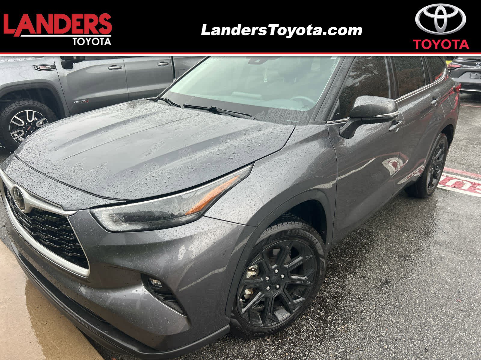 Used 2023 Toyota Highlander LE