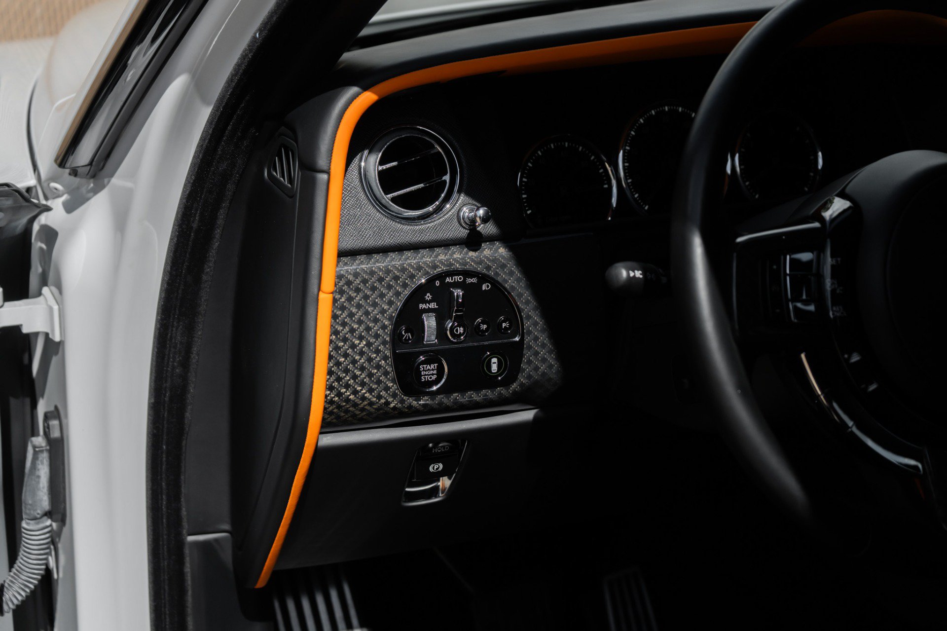 Used 2022 Rolls-Royce Cullinan Black Badge w/ Dark Exterior Package AWD/4WD image 15