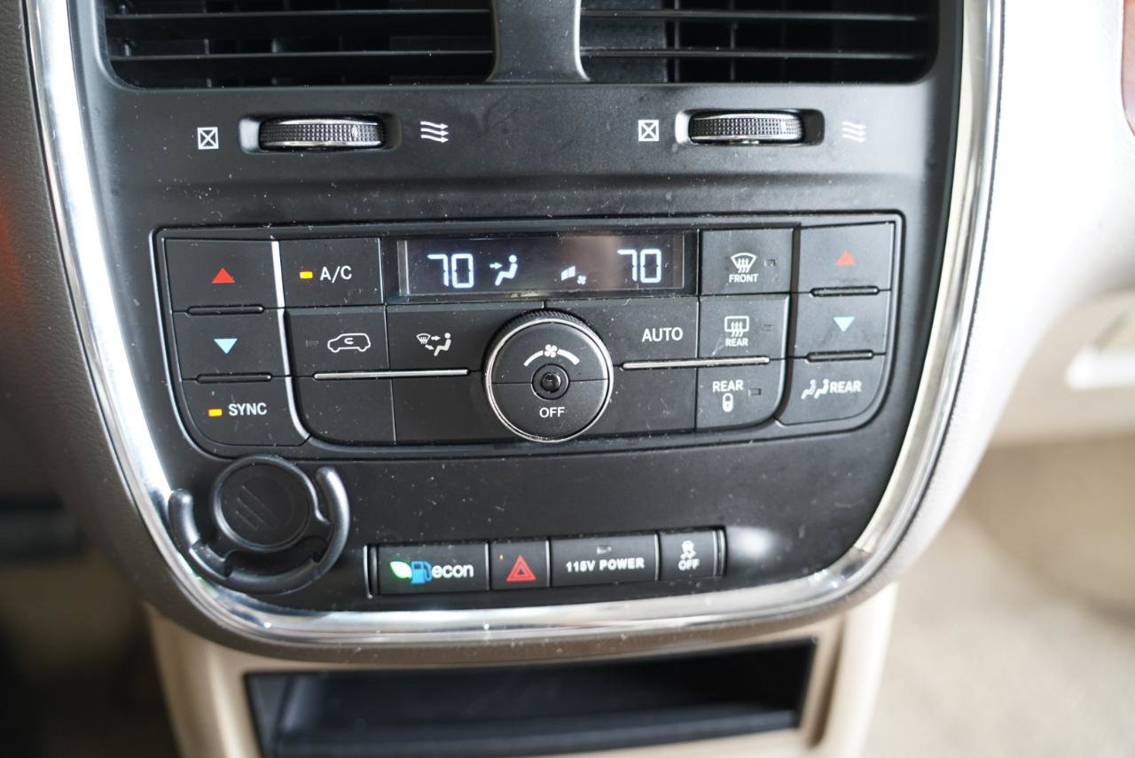 Used 2016 Chrysler Town & Country Touring FWD image 19