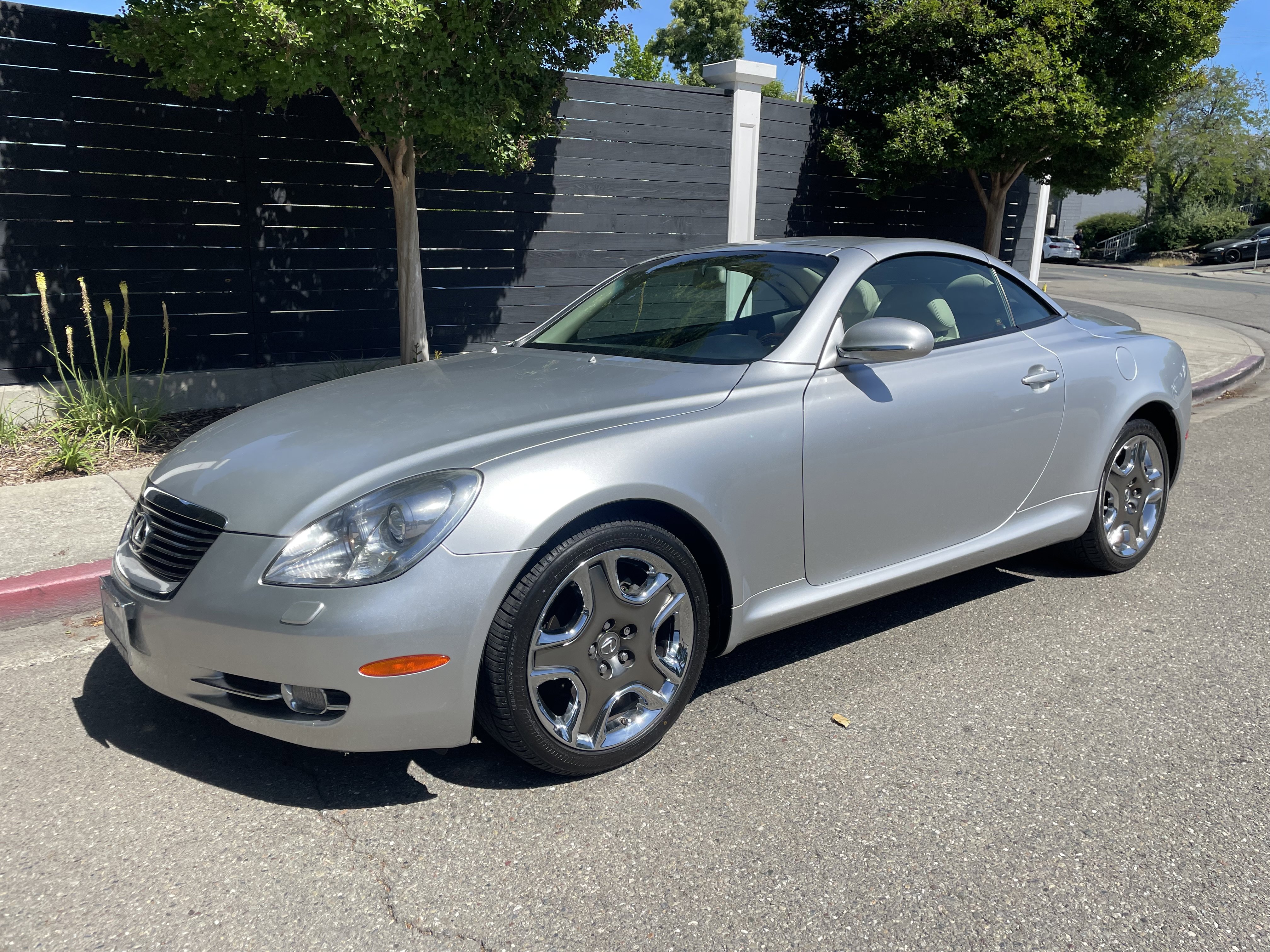 Used 2007 Lexus SC 430 Convertible RWD image 2