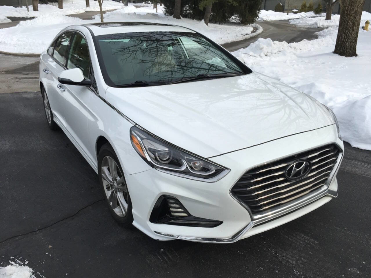 Used 2018 Hyundai Sonata Limited w/ Cargo Package image 8