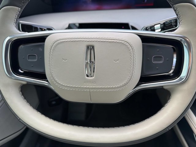 Certified 2025 Lincoln Nautilus Reserve AWD/4WD image 28