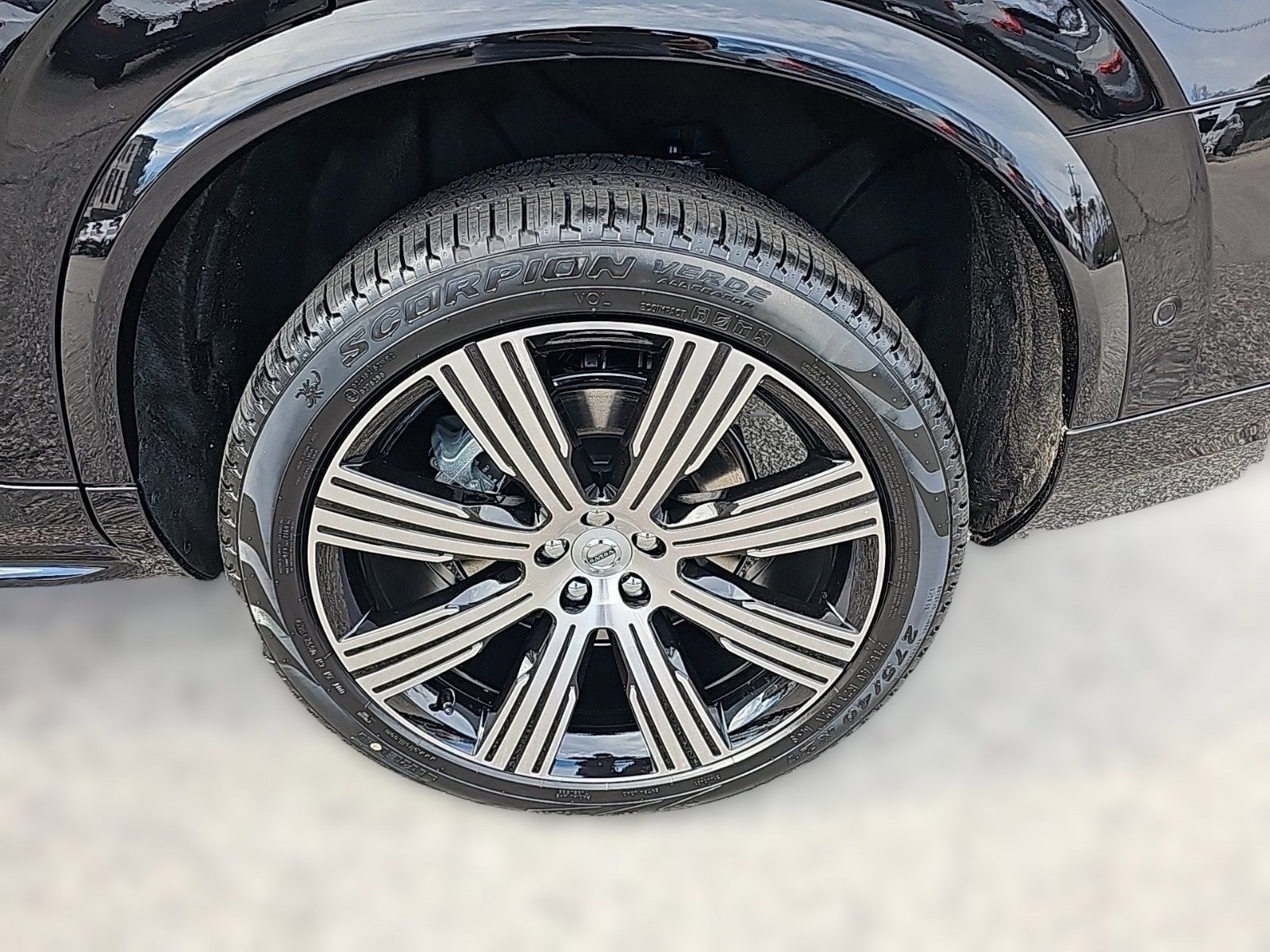 New 2024 Volvo XC90 T8 Plus w/ Protection Package Premier image 28