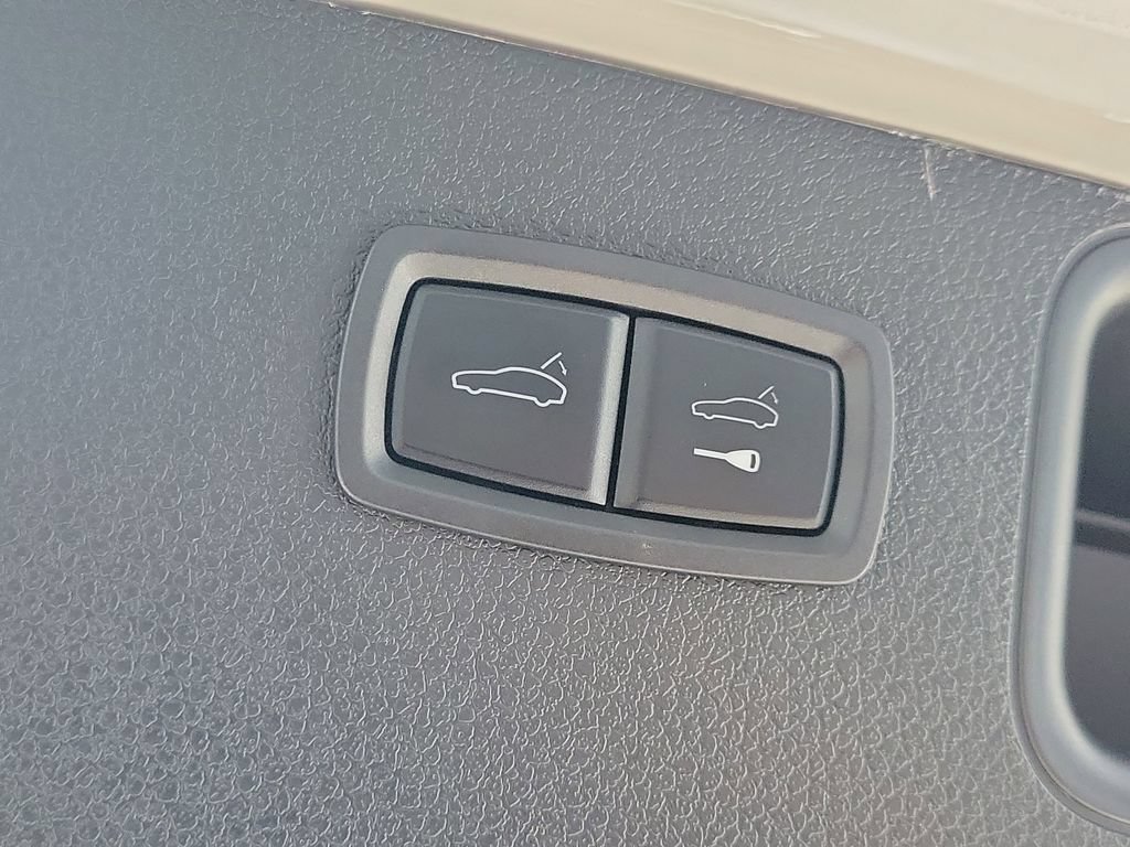 Certified 2024 Porsche Macan GTS AWD/4WD image 18