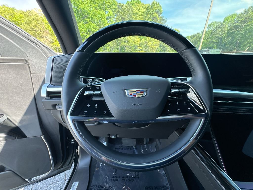 Used 2025 Cadillac Escalade ESV Luxury image 16