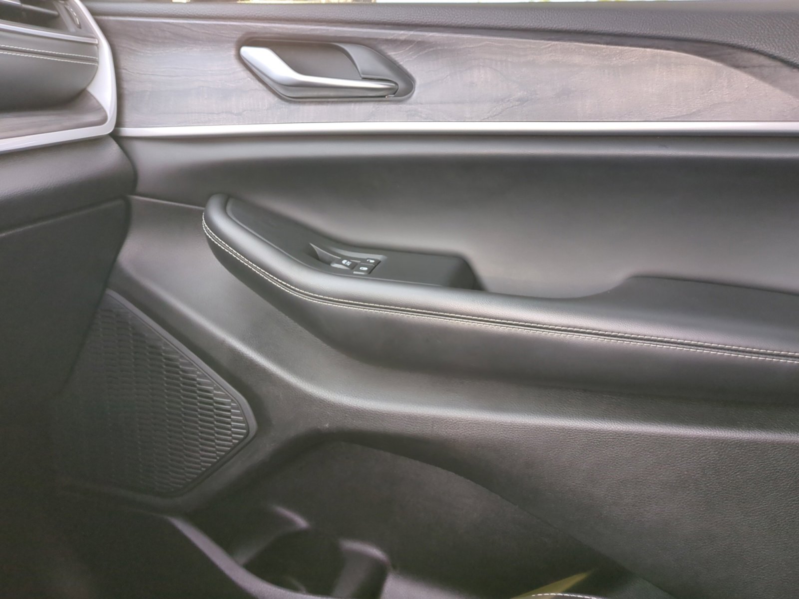 Used 2023 Jeep Grand Cherokee L Limited image 16