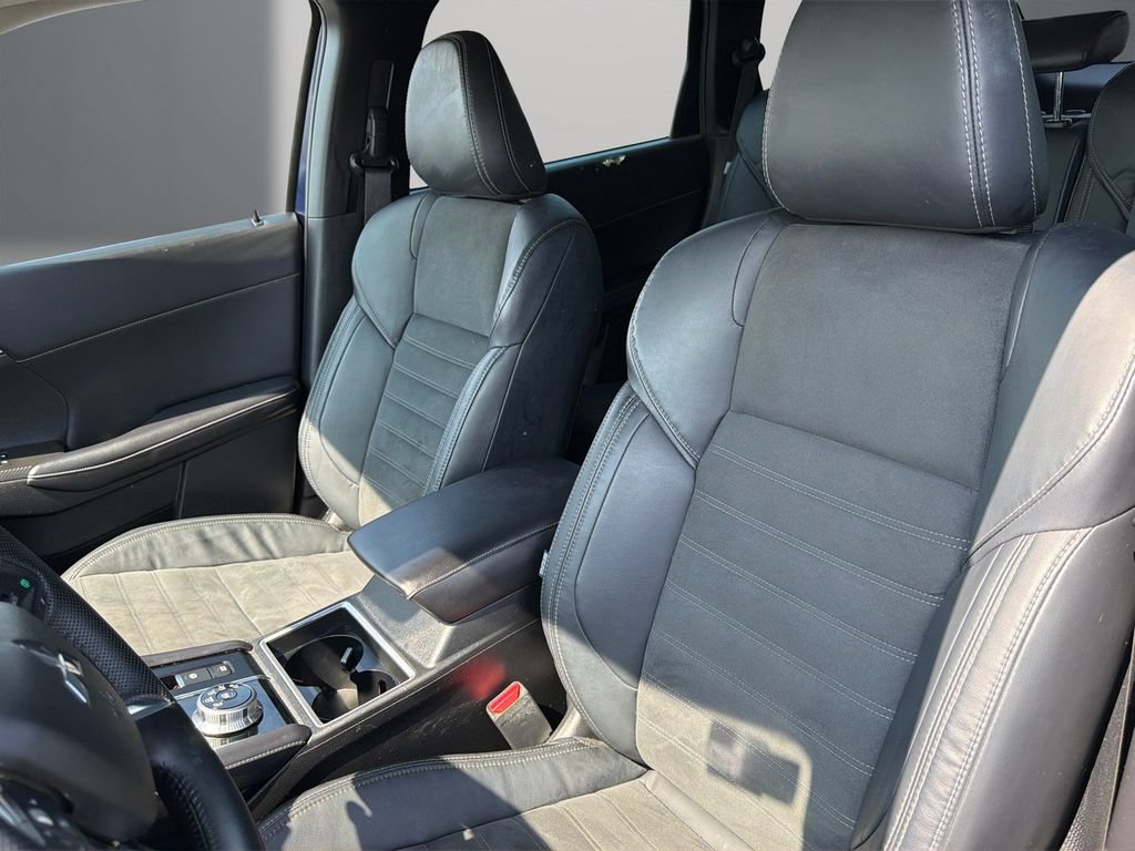 Used 2023 Mitsubishi Outlander SE FWD image 14