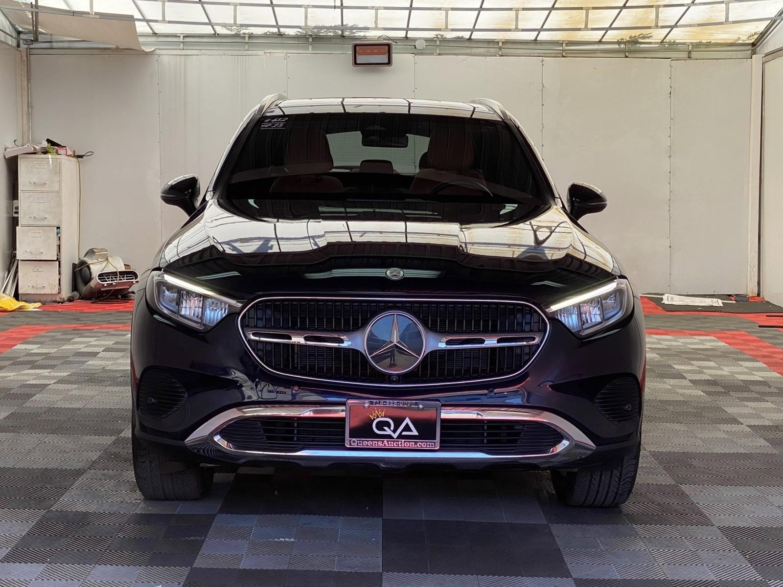 Used 2023 Mercedes-Benz GLC 300 4MATIC image 2