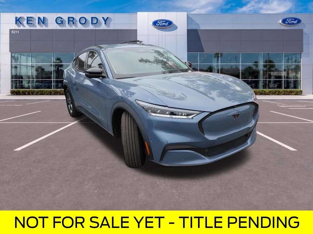 Used 2023 Ford Mustang Mach-E Select RWD image 1