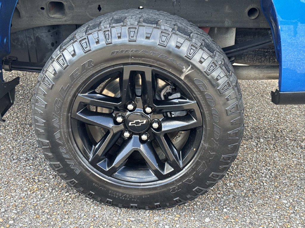 Used 2022 Chevrolet Silverado 1500 Custom Trail Boss AWD/4WD image 5