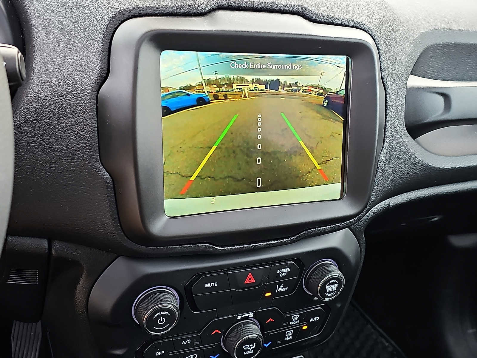 Used 2023 Jeep Renegade Latitude w/ Sun & Fun Group AWD/4WD image 19