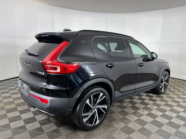Used 2020 Volvo XC40 T5 R-Design w/ Protection Package Premier image 3