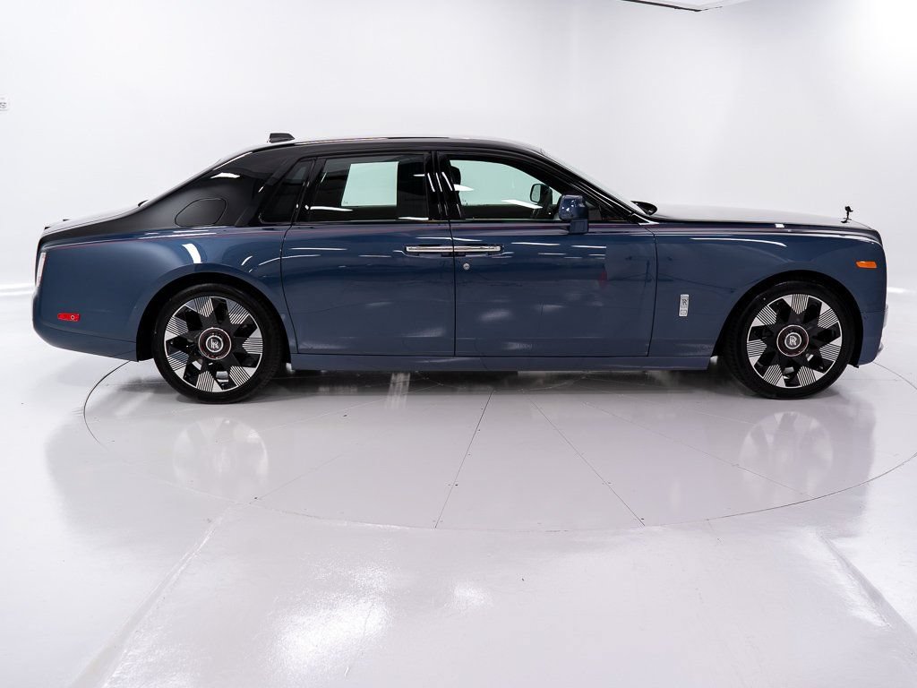 Certified 2026 Rolls-Royce Phantom Sedan w/ Leather Finishing Pack RWD image 6