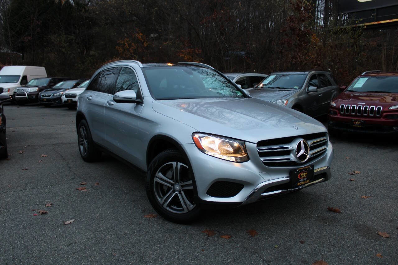 Used 2017 Mercedes-Benz GLC 300 4MATIC image 4