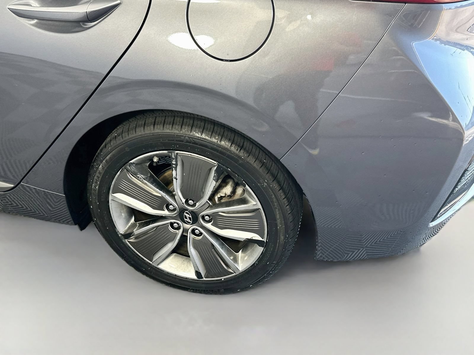 Used 2018 Hyundai Ioniq Limited w/ Limited Ultimate Package 03 FWD image 31