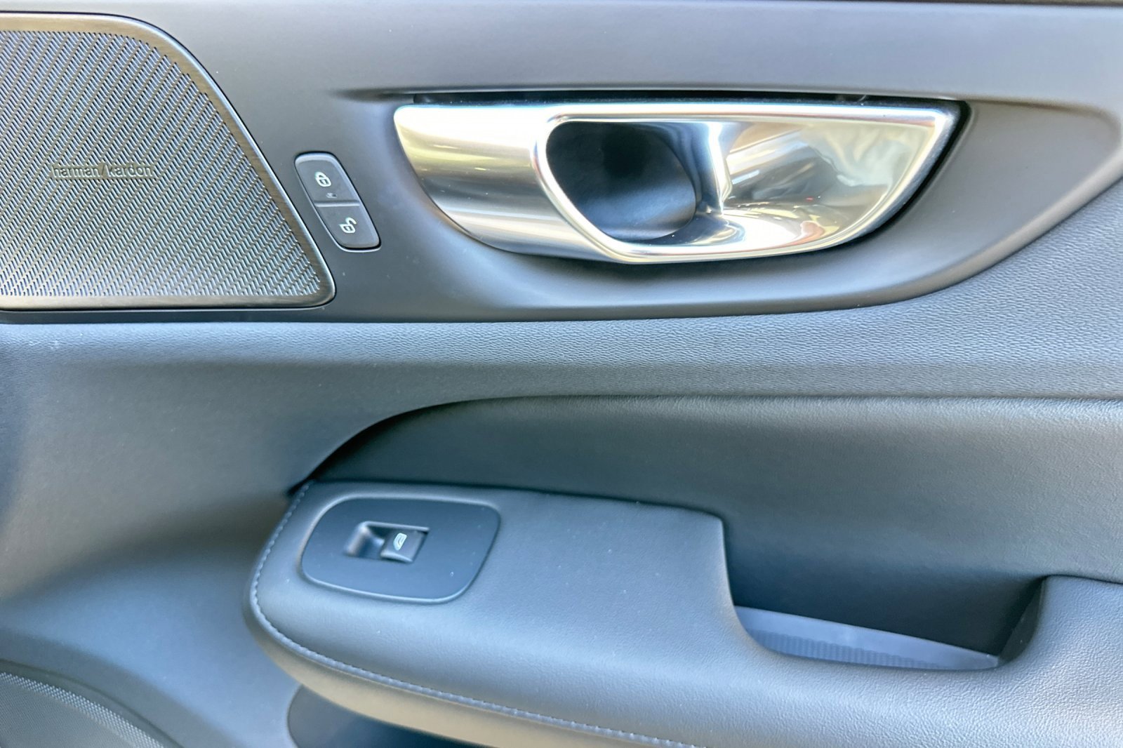 Used 2023 Volvo S60 T8 Plus w/ Climate Package image 18