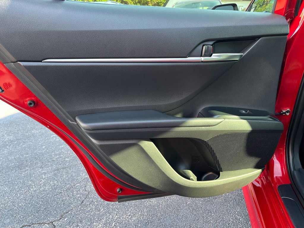 Used 2020 Toyota Camry SE AWD/4WD image 25