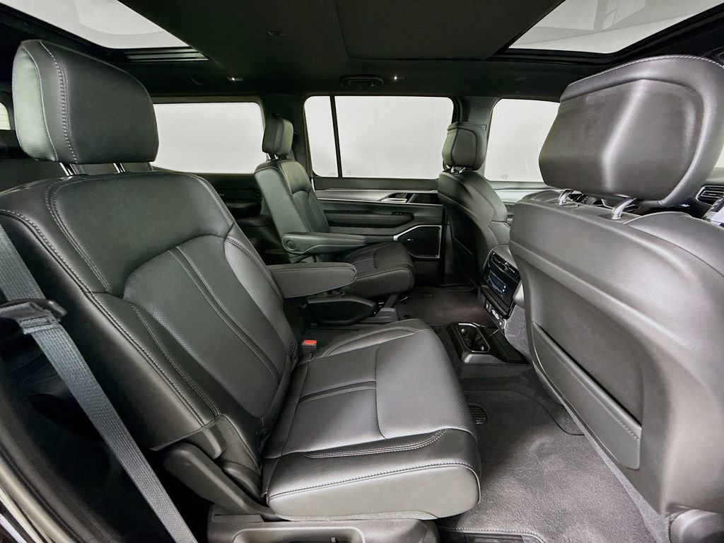 New 2025 Jeep Wagoneer Series II image 30