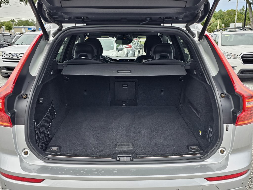 Used 2018 Volvo XC60 T6 R-Design w/ Convenience Package AWD/4WD image 9