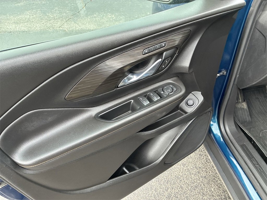 Used 2021 GMC Terrain SLT image 13