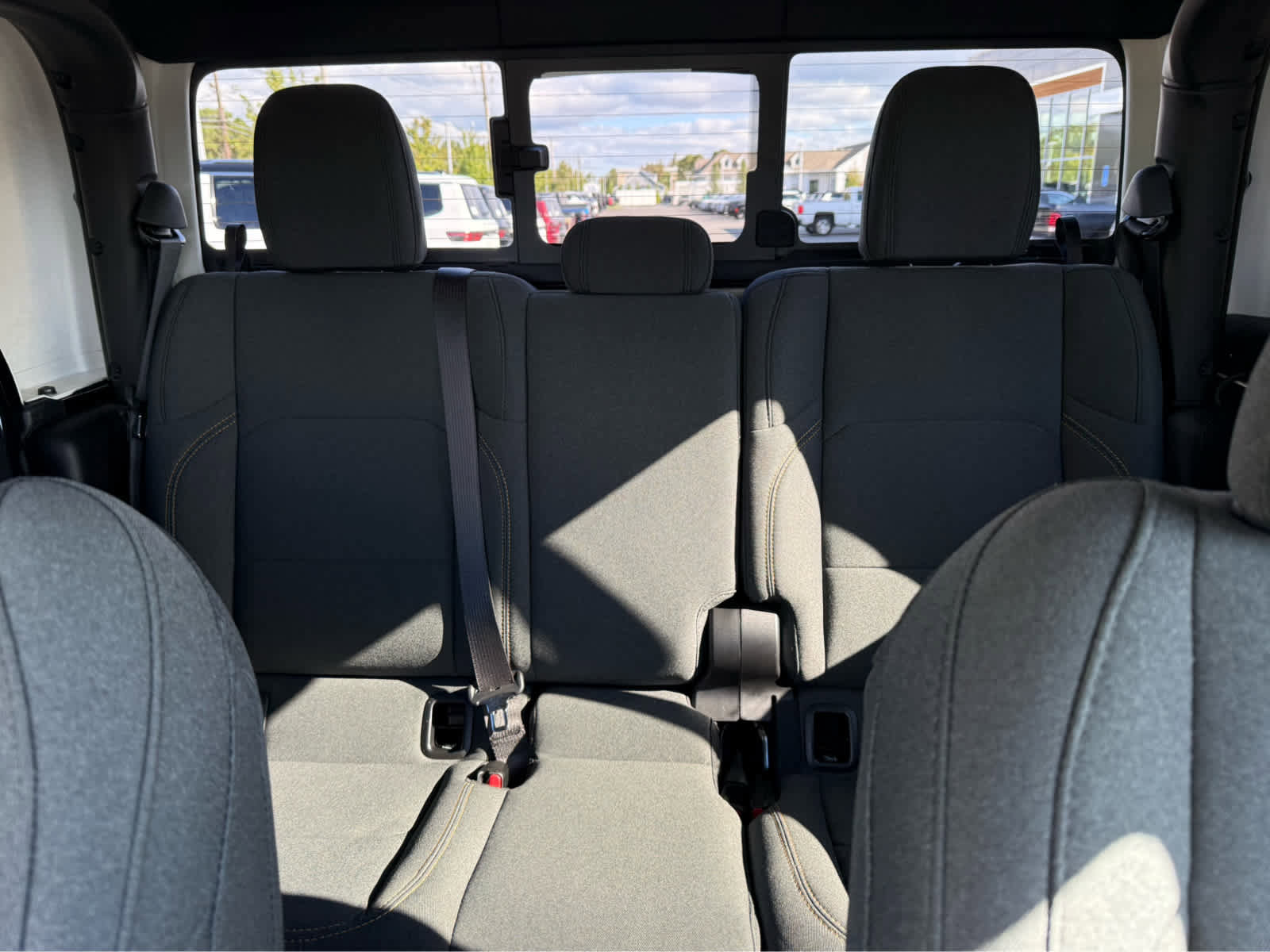 Used 2025 Jeep Gladiator Sport image 25