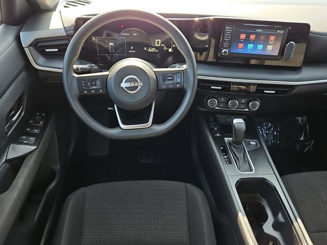 Used 2025 Nissan Kicks S image 12