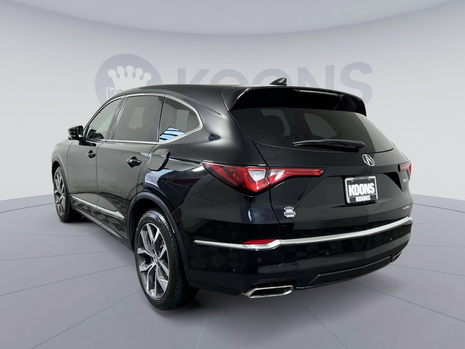 Used 2023 Acura MDX SH-AWD w/ Technology Package image 4