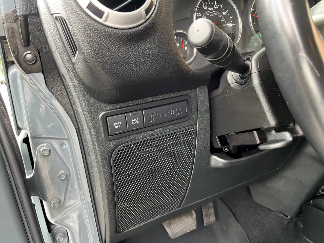 Used 2015 Jeep Wrangler Unlimited Rubicon w/ Dual Top Group image 25