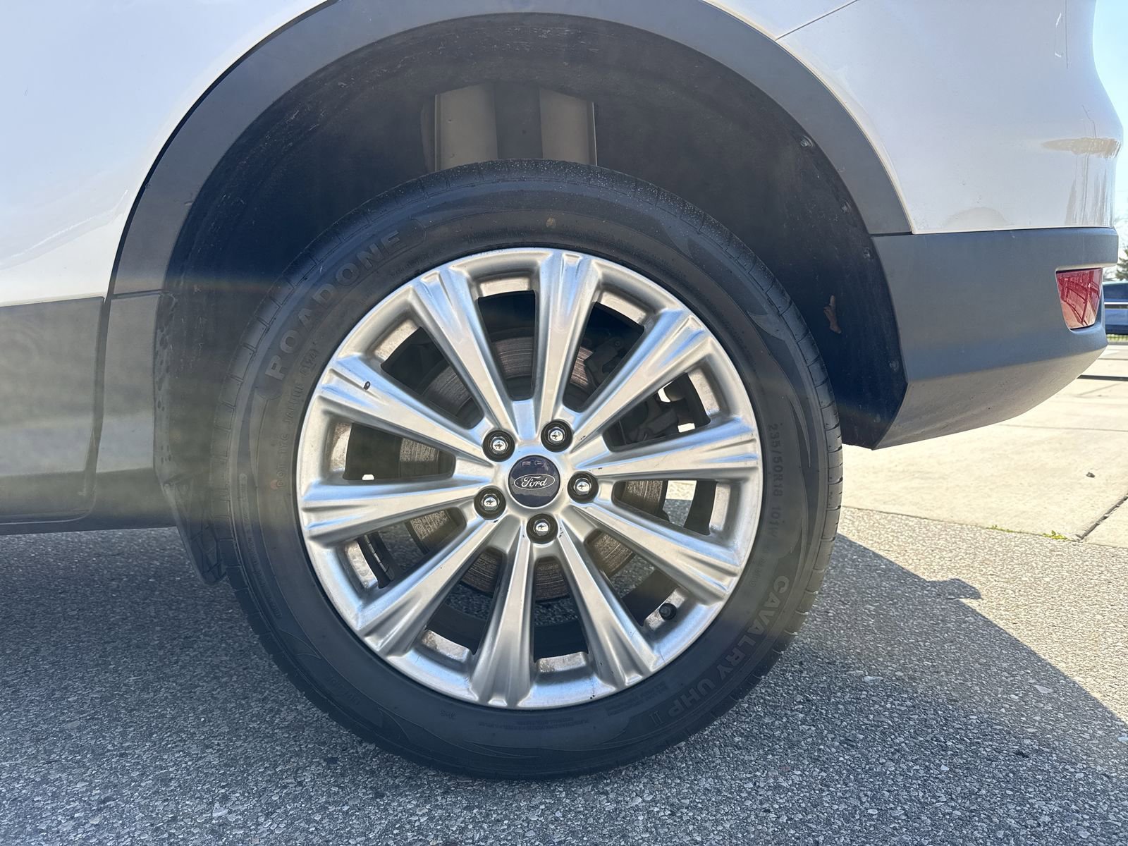 Used 2017 Ford Escape Titanium image 19
