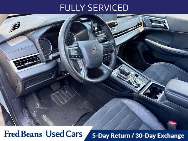 Used 2024 Mitsubishi Outlander SE Black Edition image 4