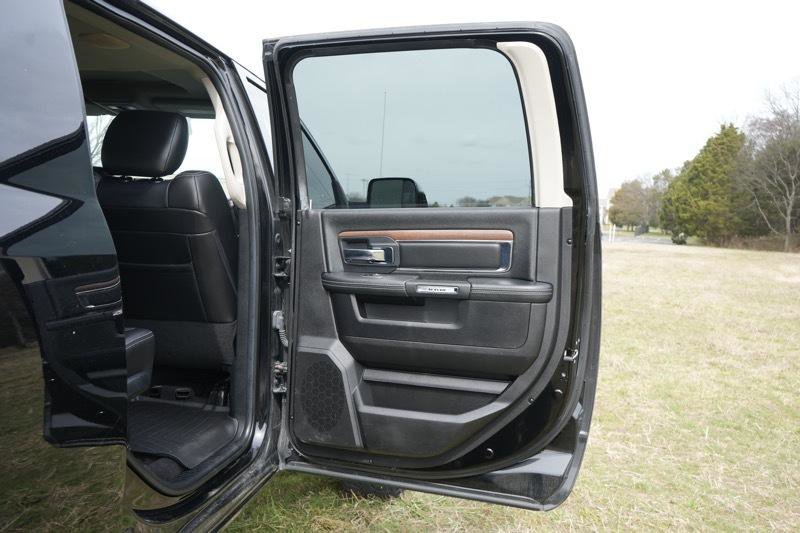 Used 2014 RAM 3500 Laramie w/ Convenience Group image 20