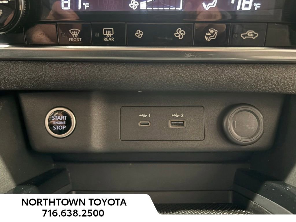 Used 2022 Nissan Rogue SV image 11