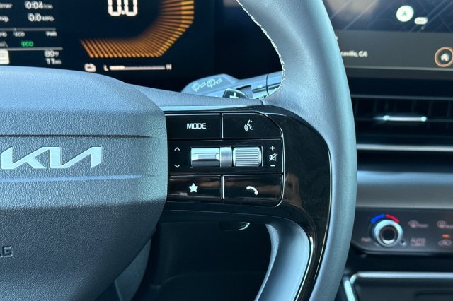 New 2027 Kia Carnival EX FWD image 30