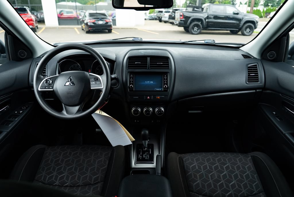 Used 2023 Mitsubishi Outlander Sport ES AWD/4WD image 8