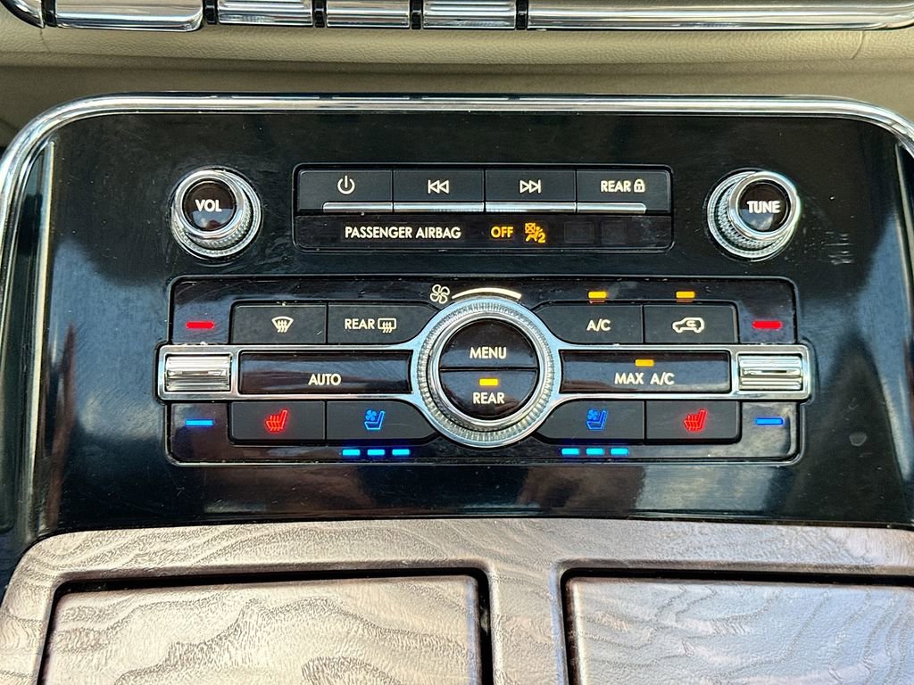 Used 2020 Lincoln Navigator L Reserve w/ Luxury Package image 16