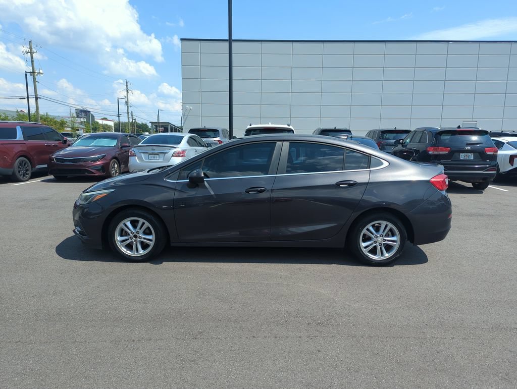 Used 2017 Chevrolet Cruze LT w/ Convenience Package FWD image 4