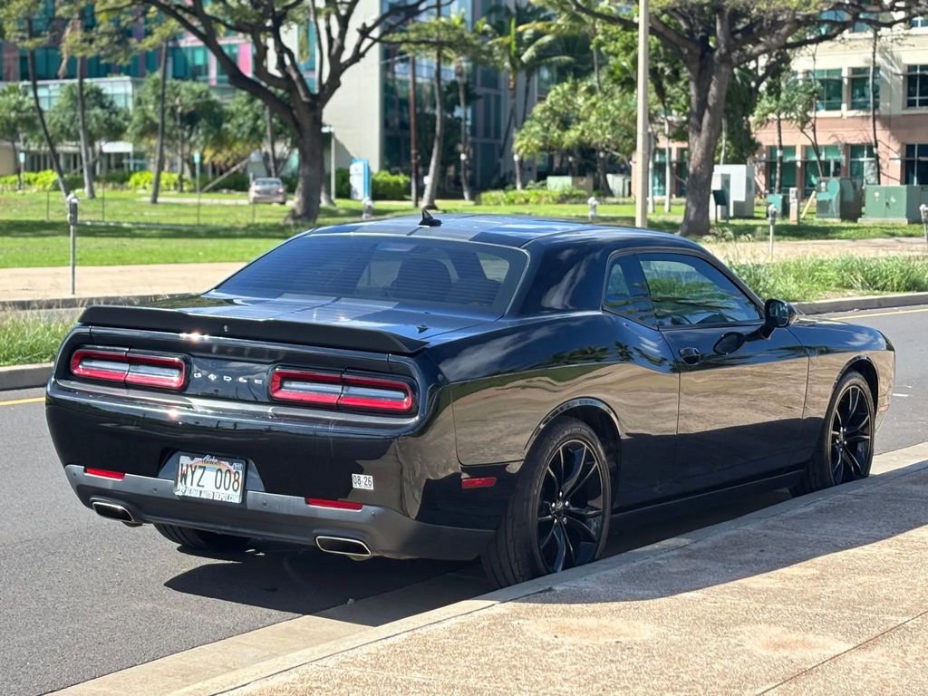 Used 2016 Dodge Challenger SXT w/ Blacktop Package image 5