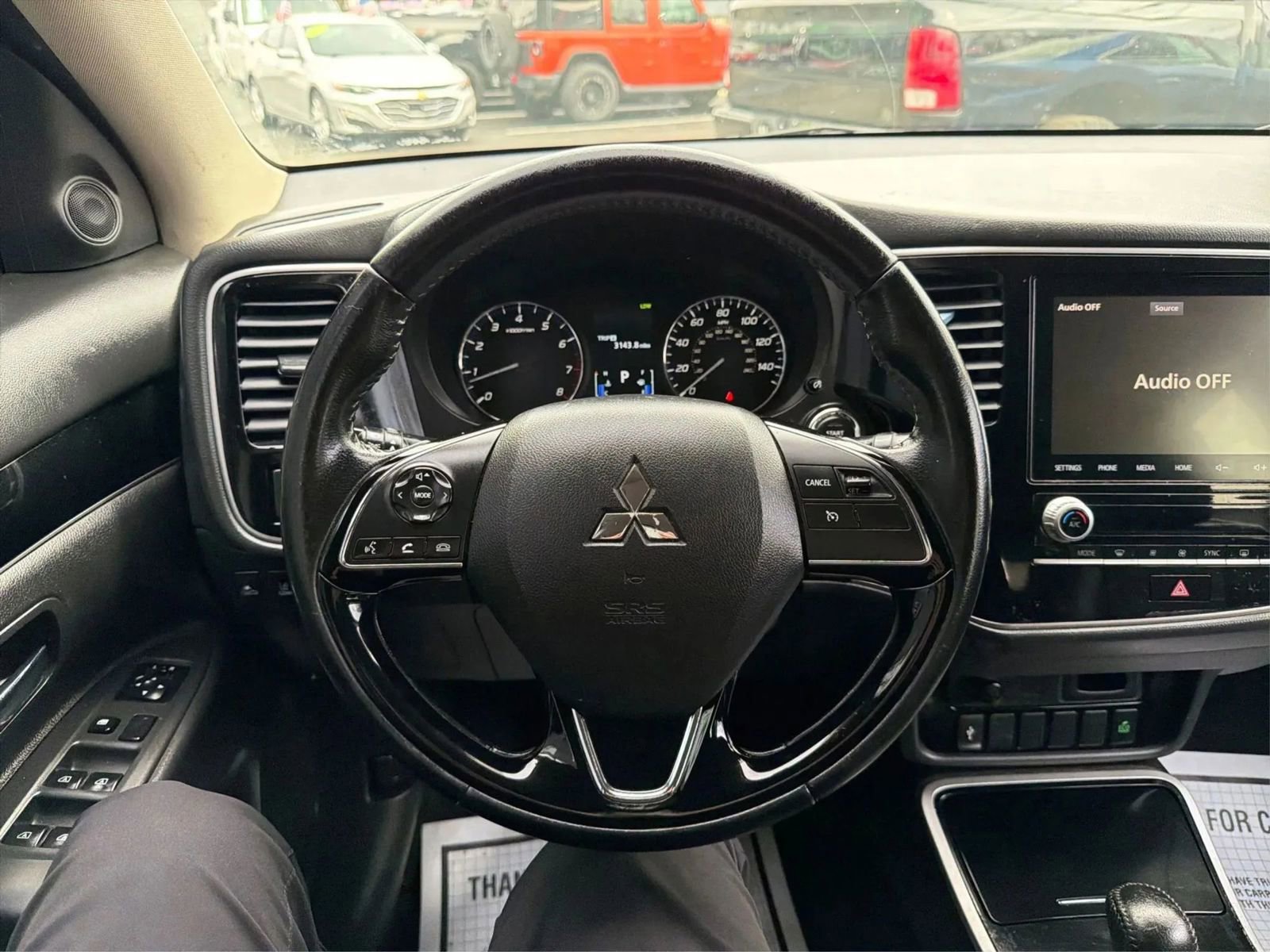 Used 2020 Mitsubishi Outlander SE image 16