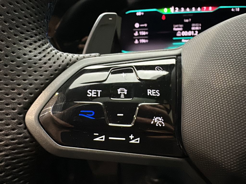Used 2024 Volkswagen Golf R image 26
