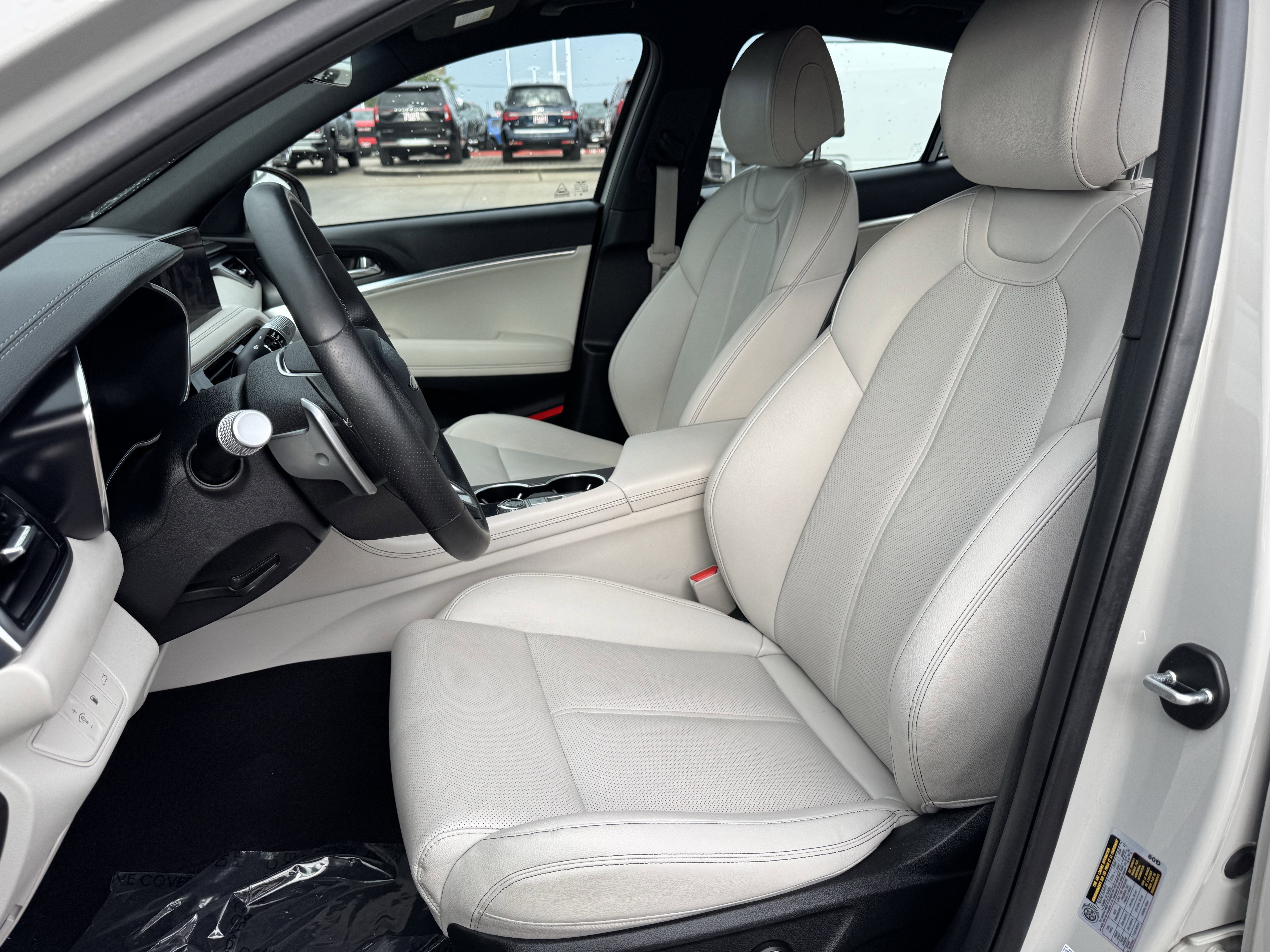 Used 2025 Genesis G70 2.5T AWD/4WD image 27