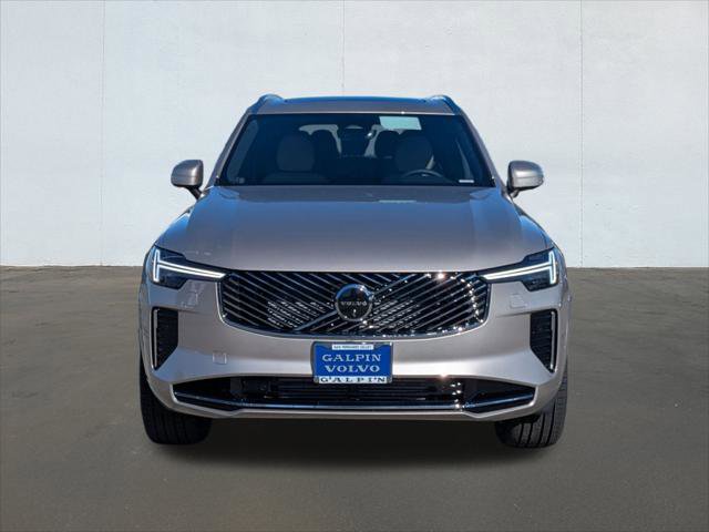 New 2026 Volvo XC90 T8 Plus w/ Protection Package Premier AWD/4WD image 4