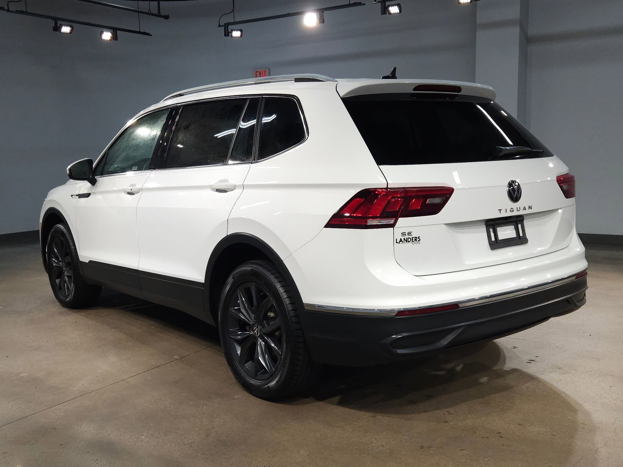 Used 2024 Volkswagen Tiguan SE image 5