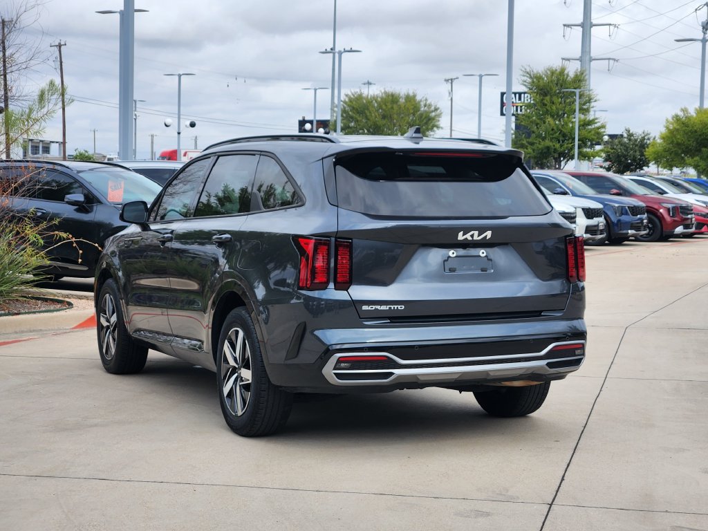 Used 2023 Kia Sorento S FWD image 3
