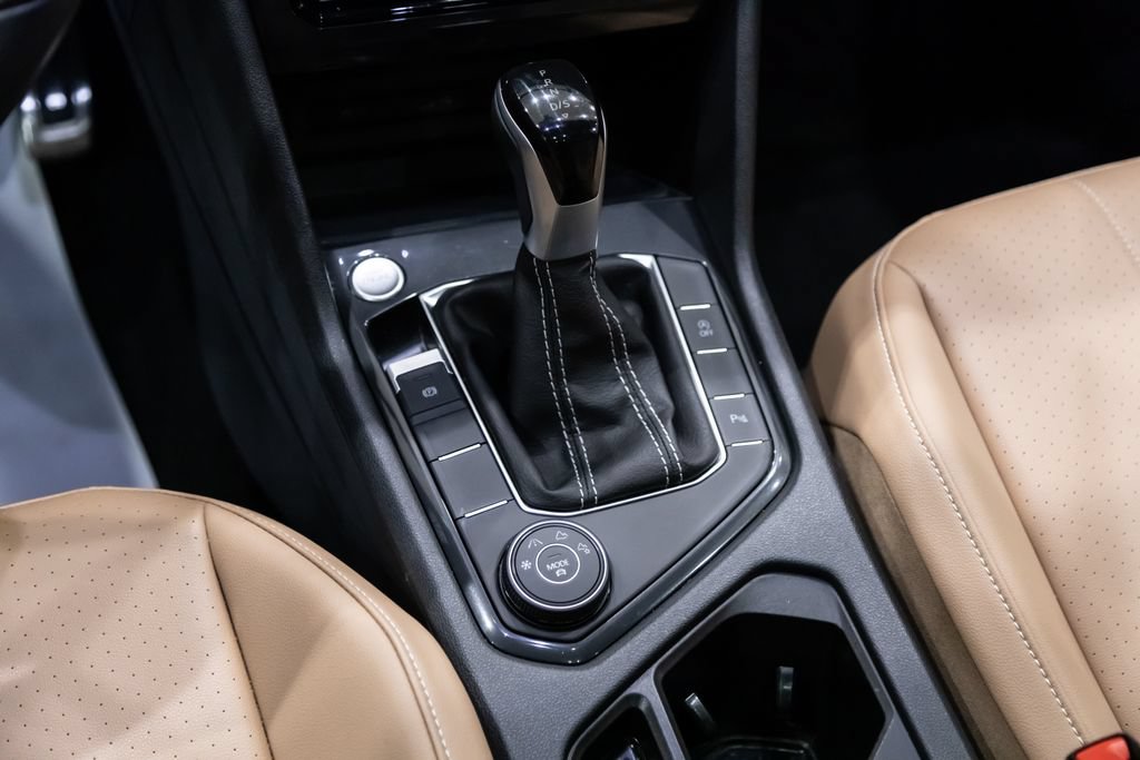 Certified 2024 Volkswagen Tiguan SE R-Line AWD/4WD image 18