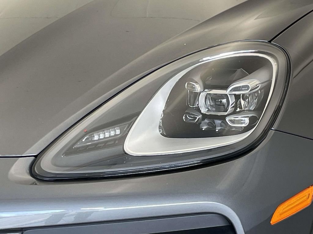 Used 2023 Porsche Cayenne Platinum Edition AWD/4WD image 9