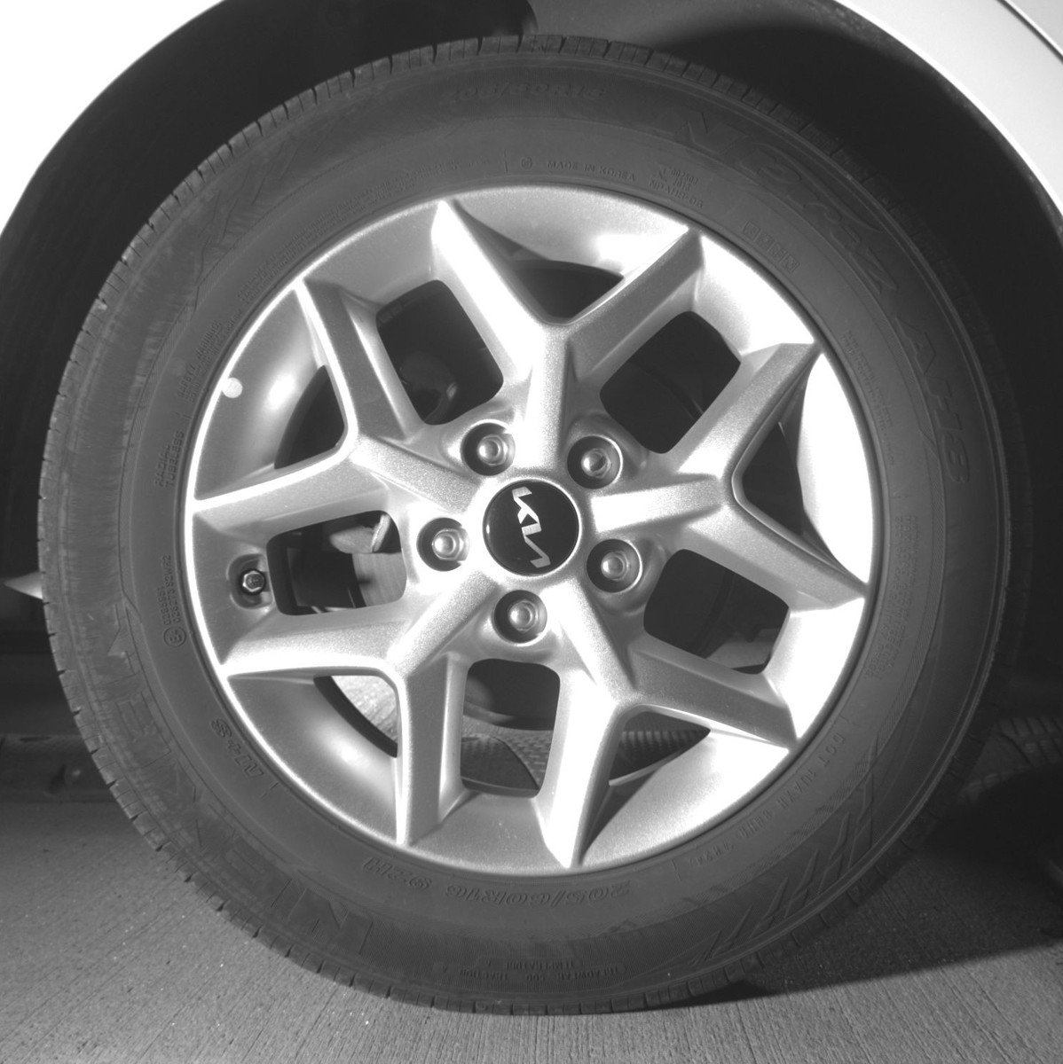 Used 2025 Kia Soul LX w/ LX Technology Package FWD image 15