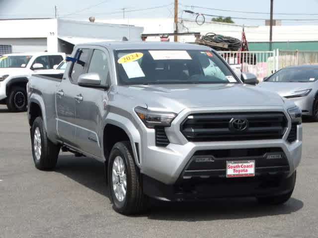 Certified 2024 Toyota Tacoma SR5 AWD/4WD image 2