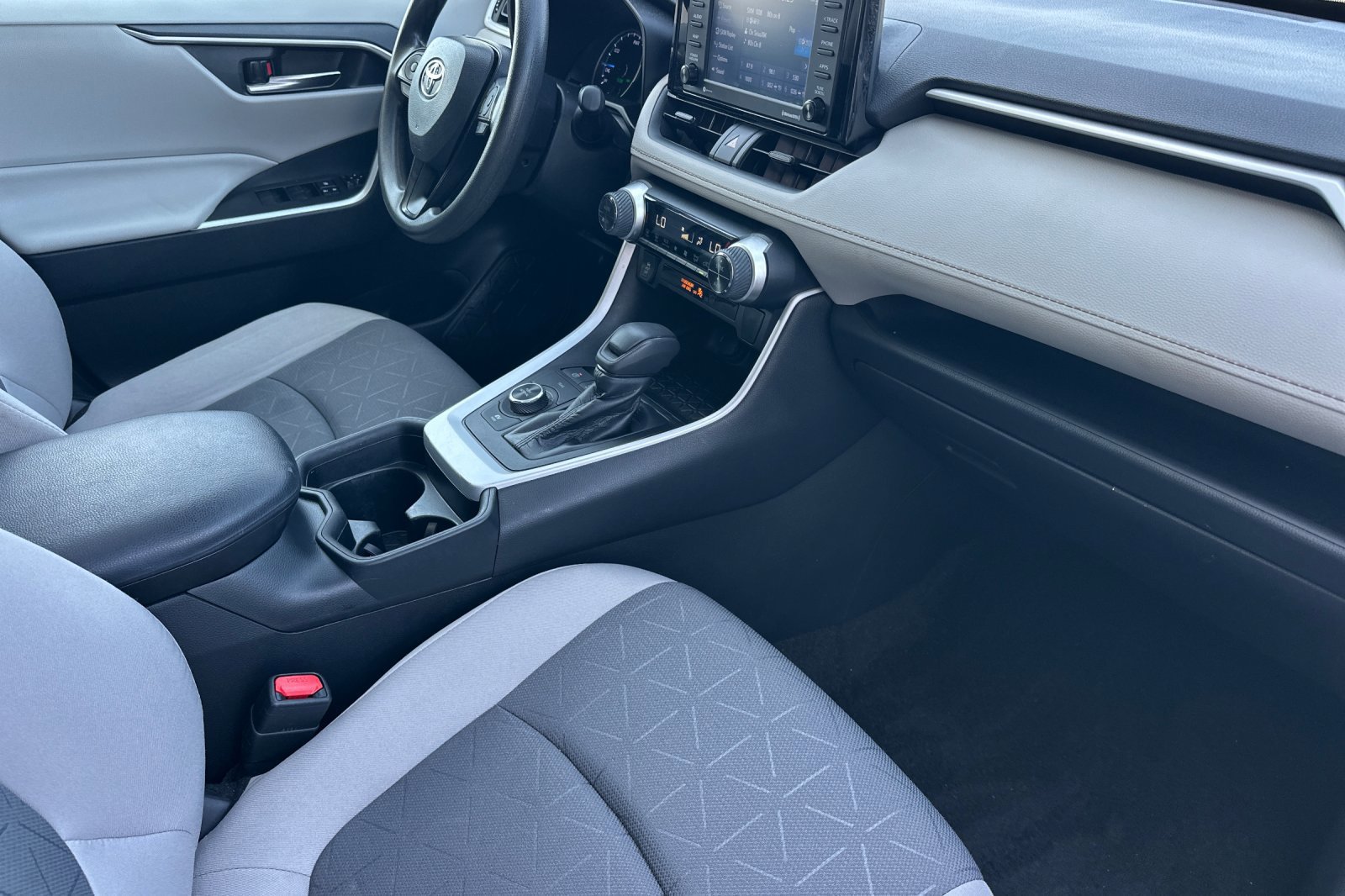 Certified 2021 Toyota RAV4 XLE w/ Convenience Package image 16